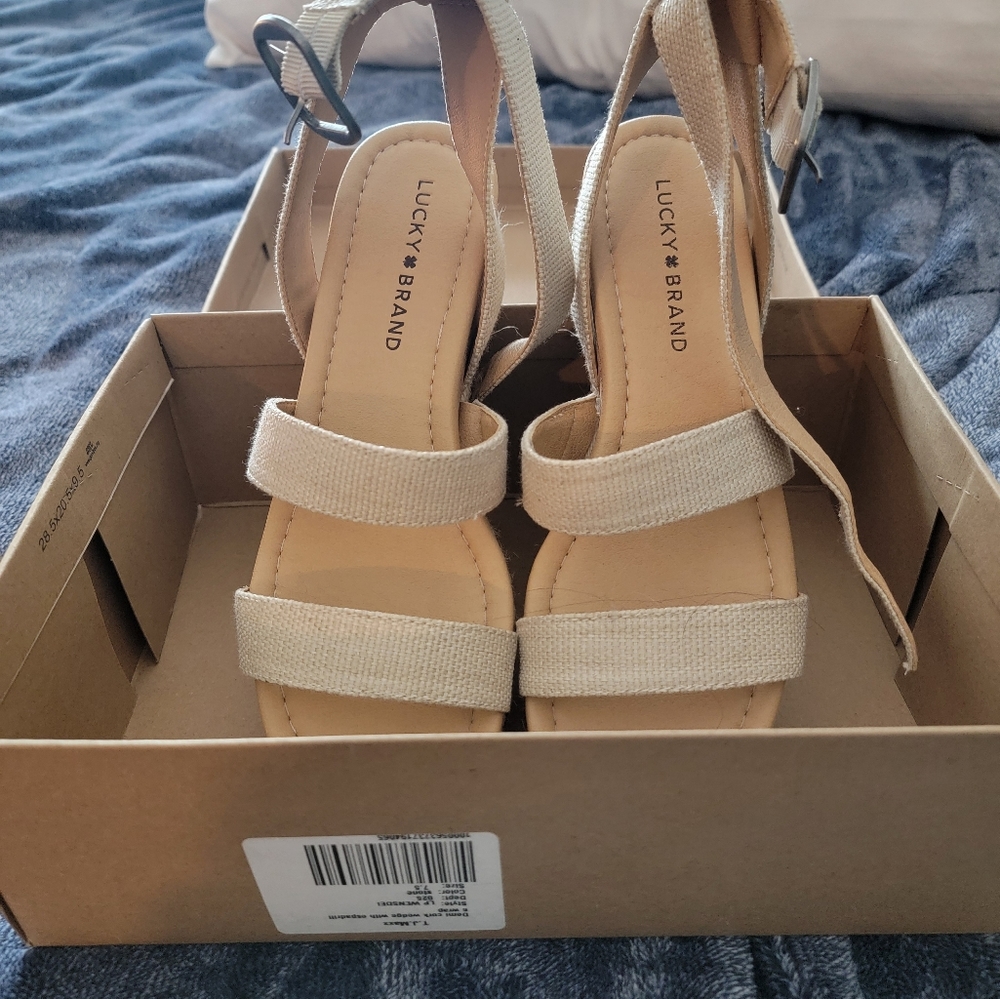 Sandles